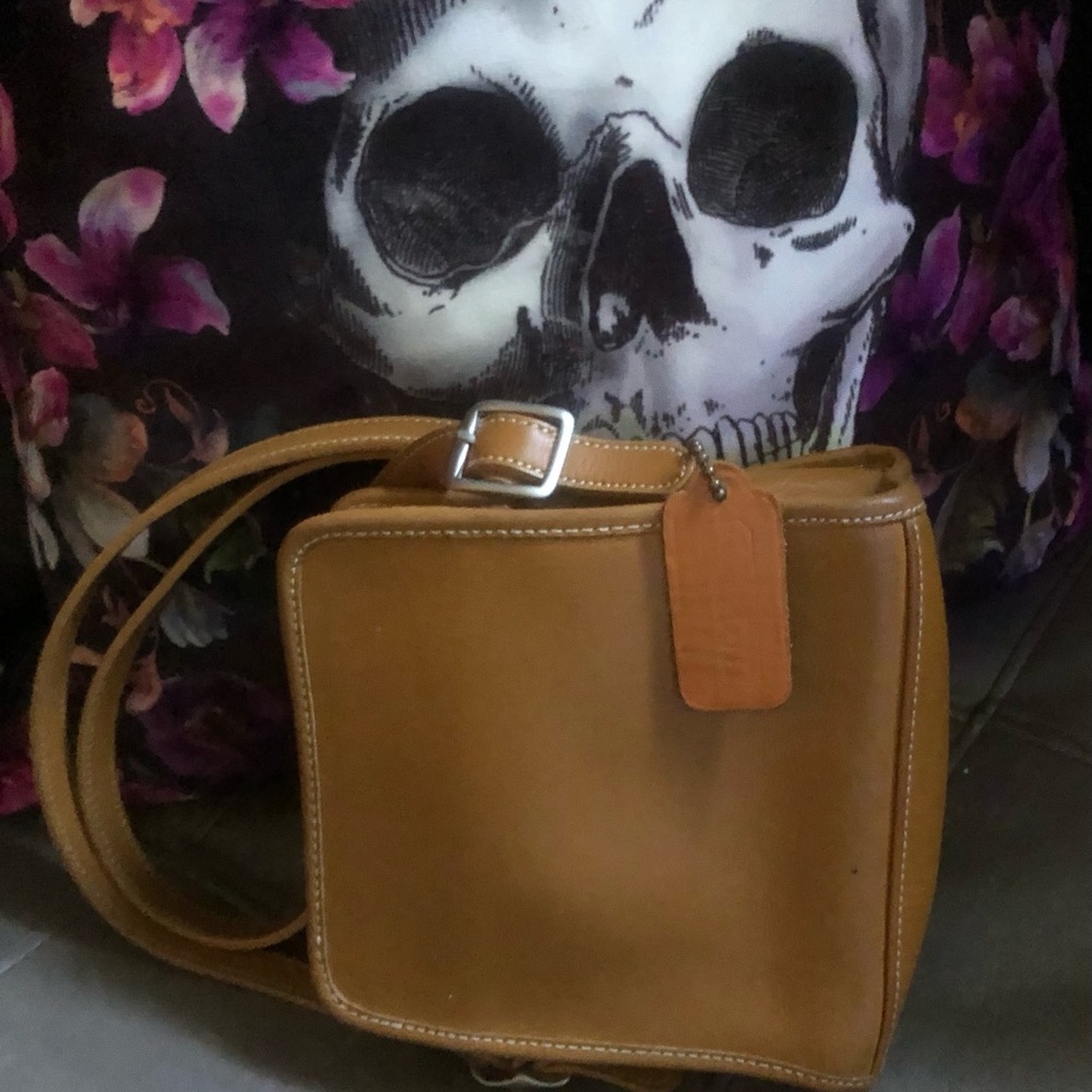 GC LEATHER CROSSBODY